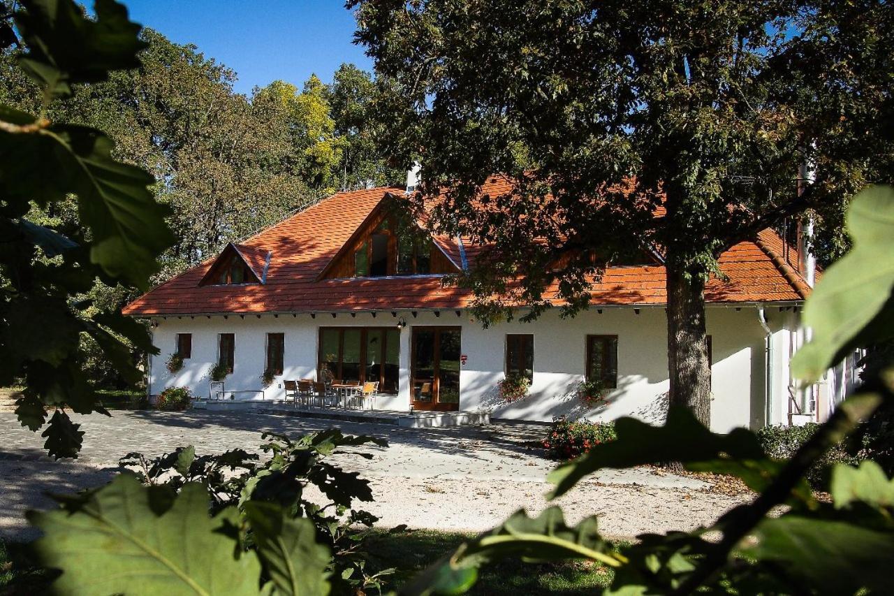 Hodoseri Vadaszhaz Bakonyszentlaszlo Exterior photo
