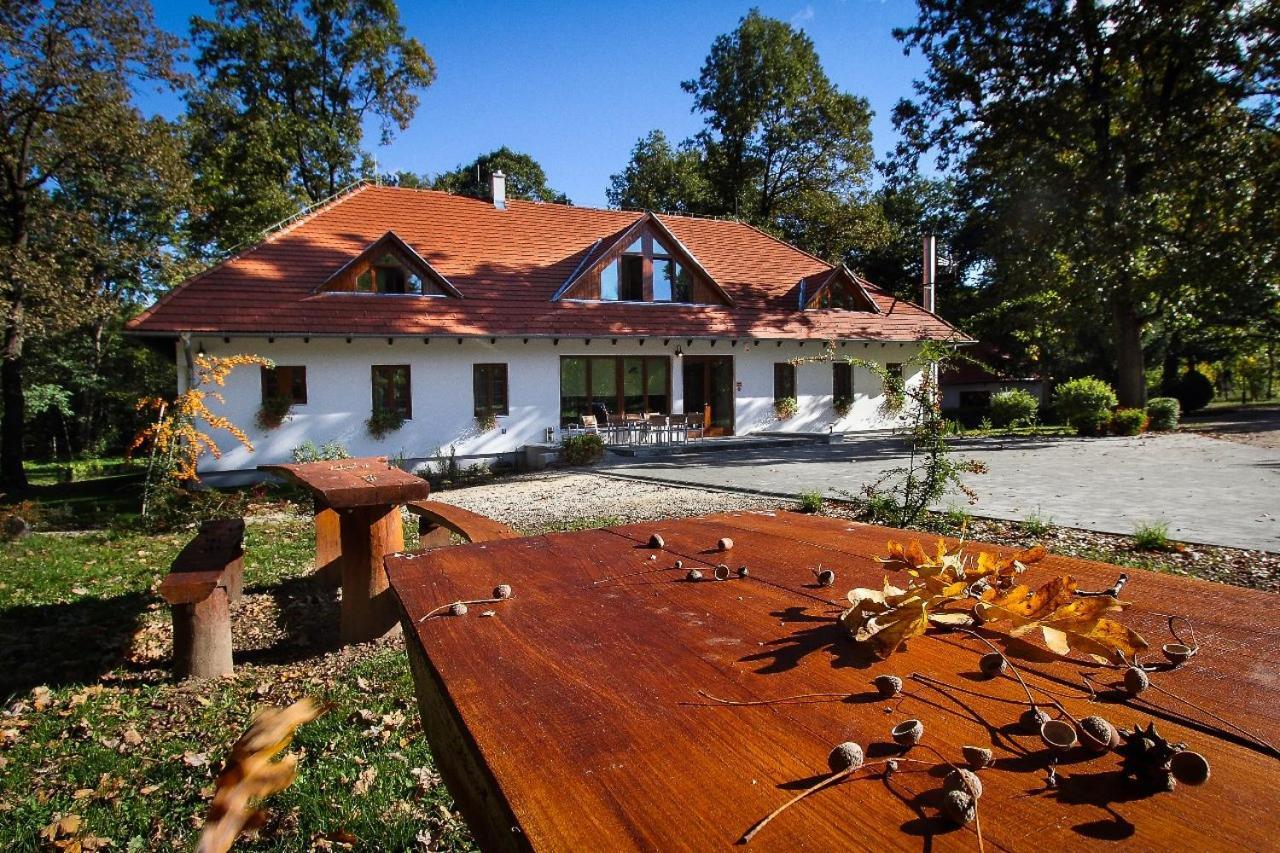 Hodoseri Vadaszhaz Bakonyszentlaszlo Exterior photo