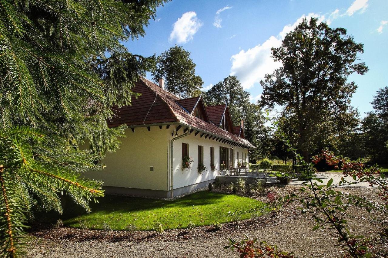 Hodoseri Vadaszhaz Bakonyszentlaszlo Exterior photo